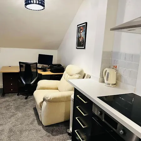 1 Luxe Exec Bedroom Apt Derby Esterno foto