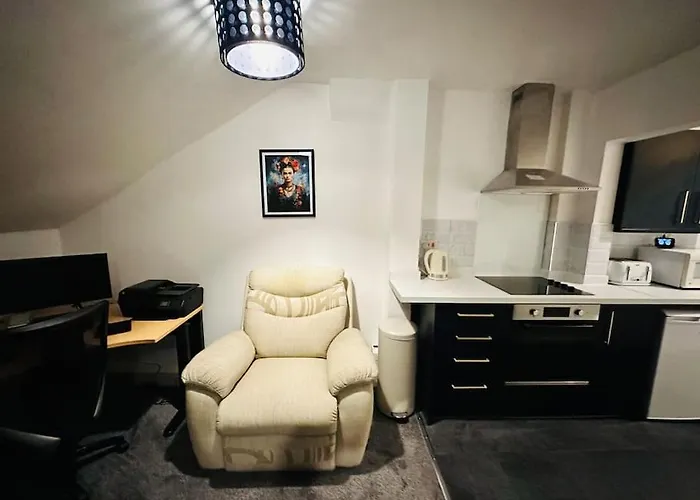 1 Luxe Exec Bedroom Apt Derby