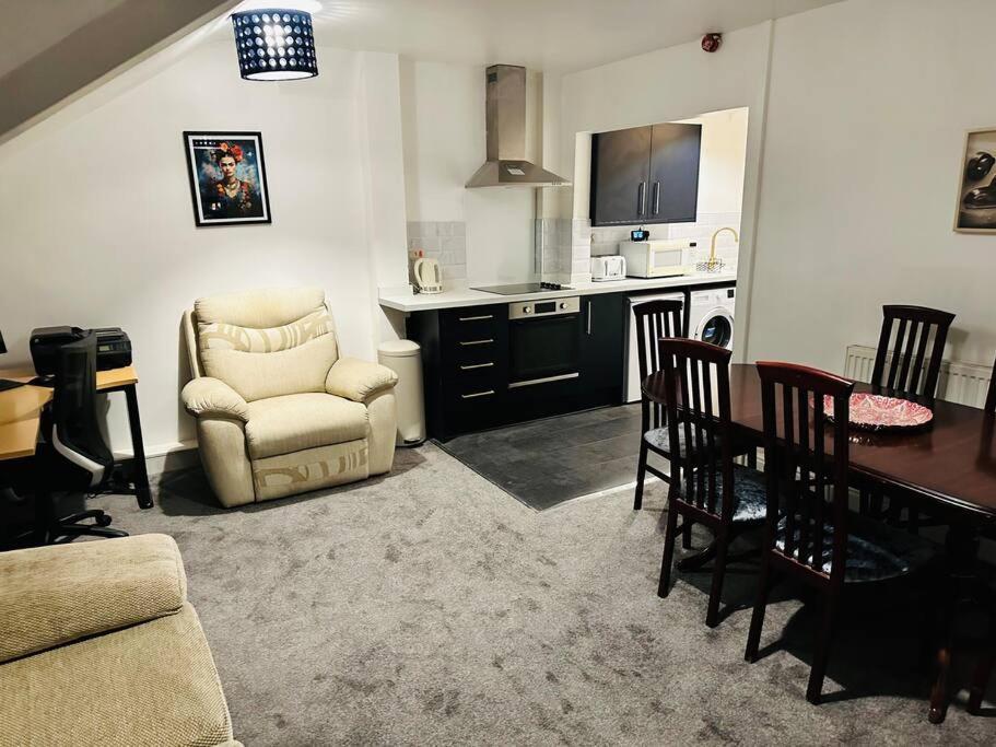 1 Luxe Exec Bedroom Apartment *
