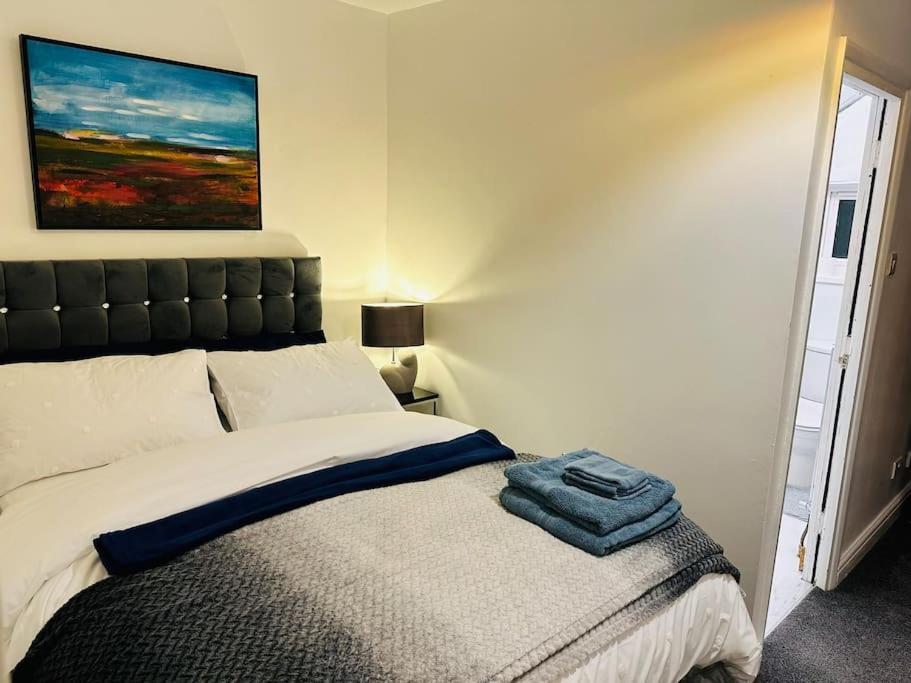 1 Luxe Exec Bedroom Apartment