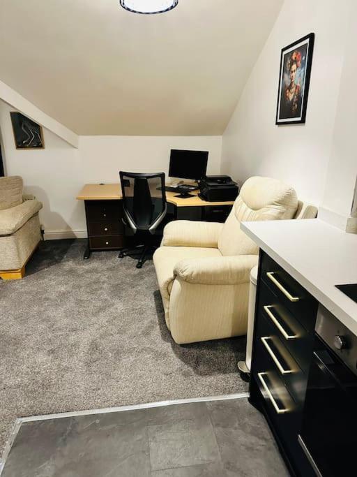 Apartment 1 Luxe Exec Bedroom *