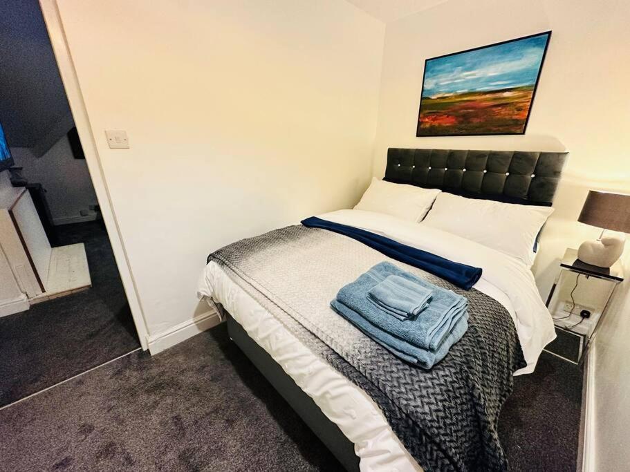 1 Luxe Exec Bedroom