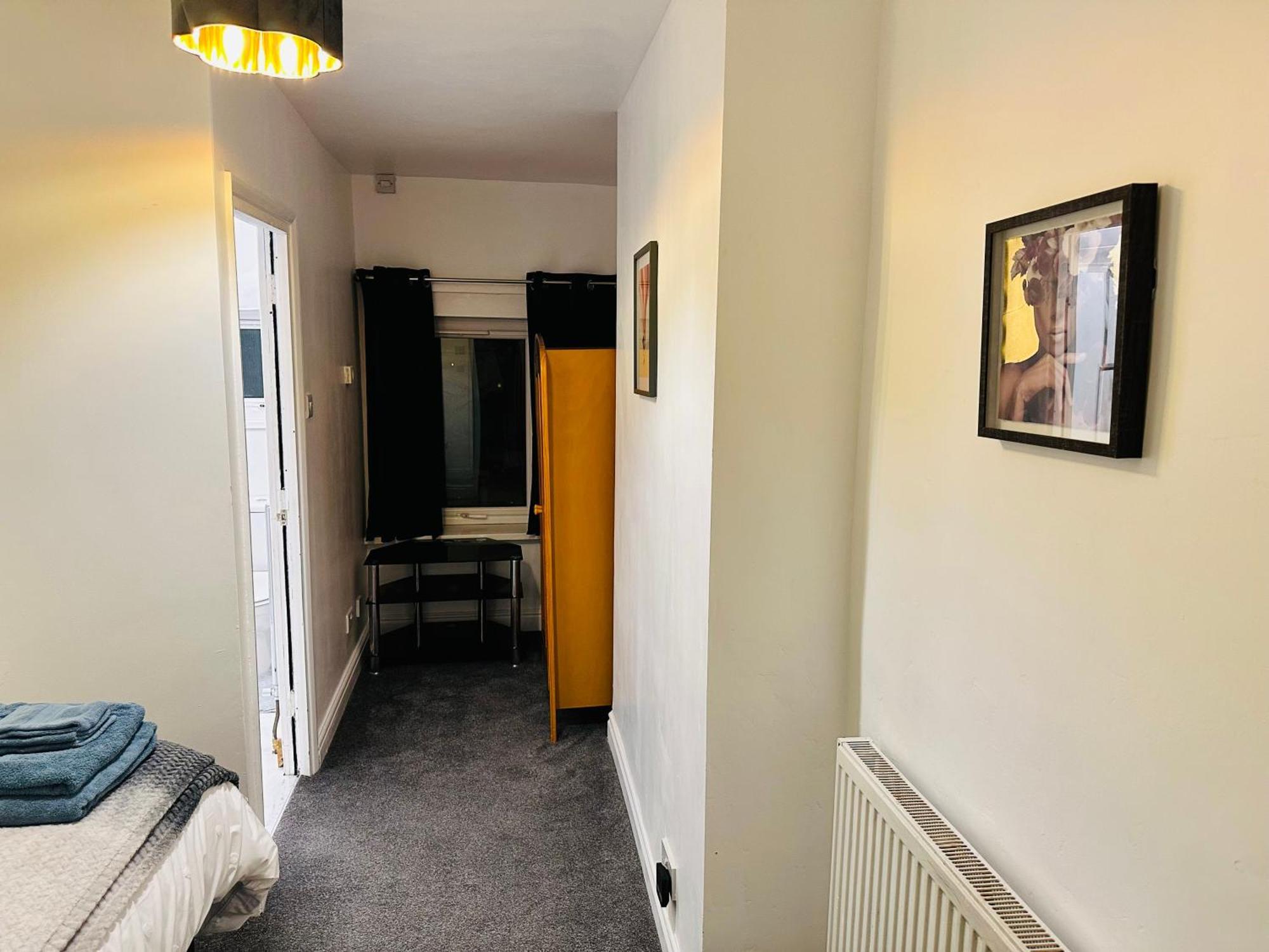 1 Luxe Exec Bedroom